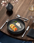 Iconic Universal Plate Black 24 cm
