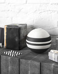 Iconic La Boule Black & White